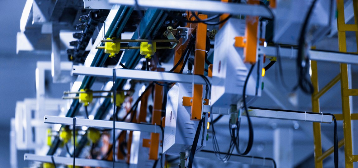 Defining a research agenda for Industry 4.0 technologies in corporate strategies: insights from complex networks and machine learning